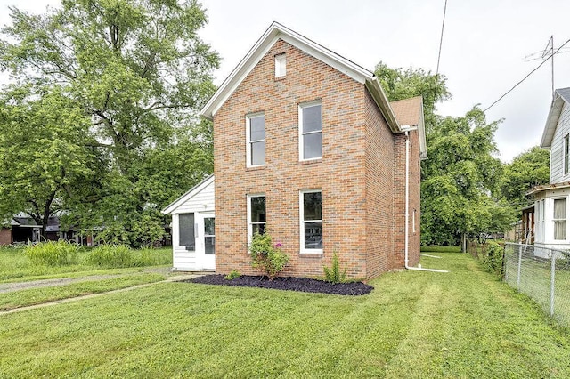 211 Buckingham St, Newark, OH 43055 - view of front of property with brick siding