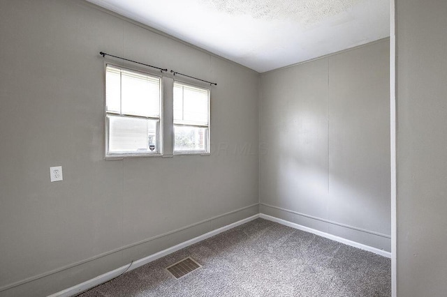 211 Buckingham St, Newark, OH 43055 - carpeted spare room with baseboards