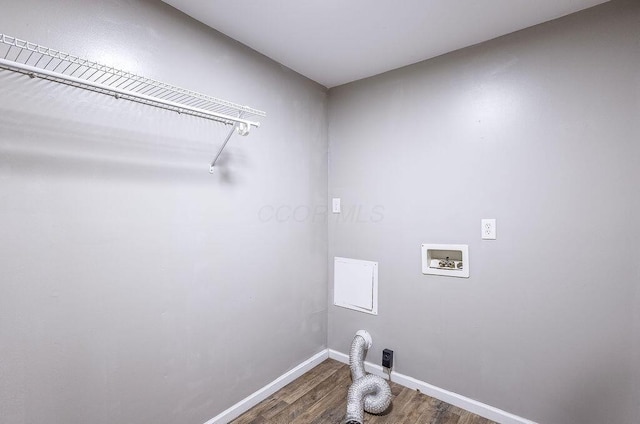 211 Buckingham St, Newark, OH 43055 - laundry area with wood finished floors, hookup for a washing machine, and electric dryer hookup