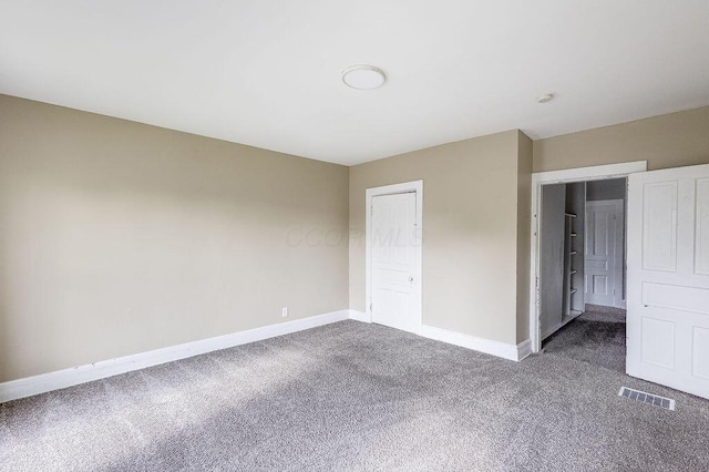 211 Buckingham St, Newark, OH 43055 - unfurnished bedroom featuring carpet and a closet