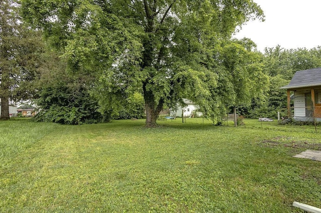 211 Buckingham St, Newark, OH 43055 - view of grassy yard