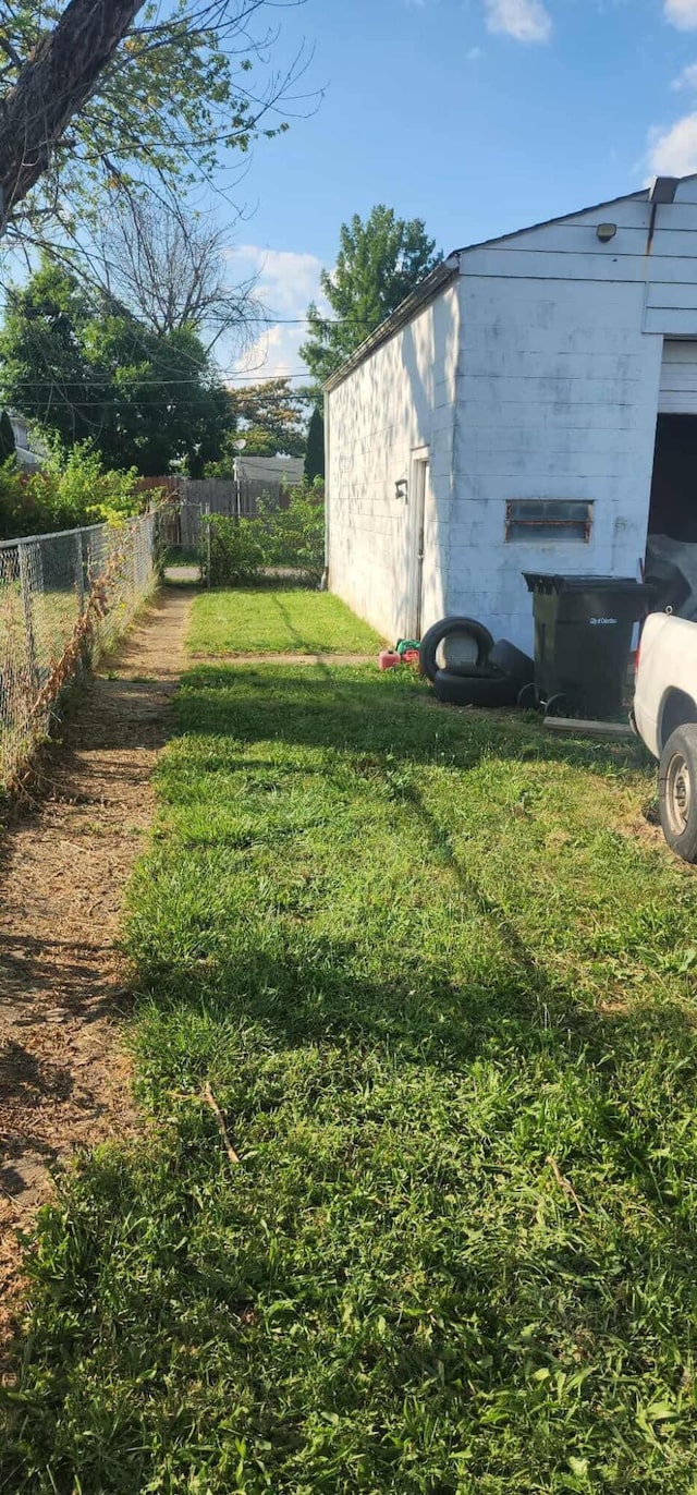 1822 W Mound St, Columbus, OH 43223 - view of yard