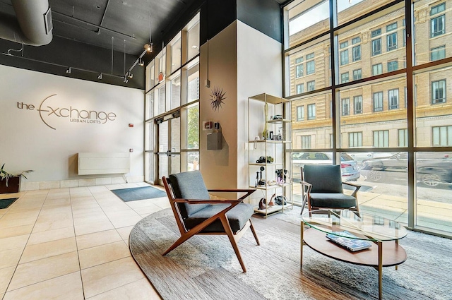 110 N 3rd St Unit 707, Columbus, OH 43215 - lobby with a high ceiling