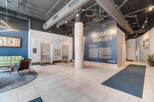110 N 3rd St Unit 707, Columbus, OH 43215 - community lobby with a high ceiling