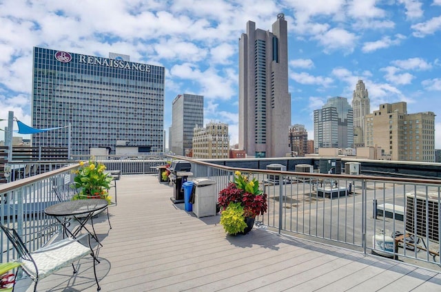 110 N 3rd St Unit 707, Columbus, OH 43215 - deck with a skyline view and grilling area