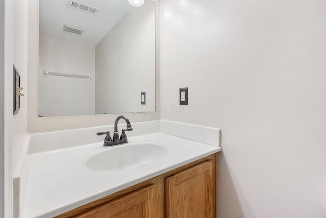 3151 Crossgate Rd, Columbus, OH 43232 - bathroom with vanity