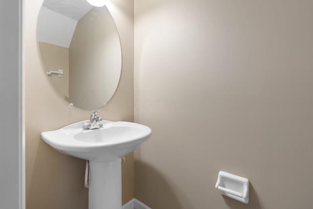 3839 Rubythroat Dr, Columbus, OH 43230 - view of bathroom