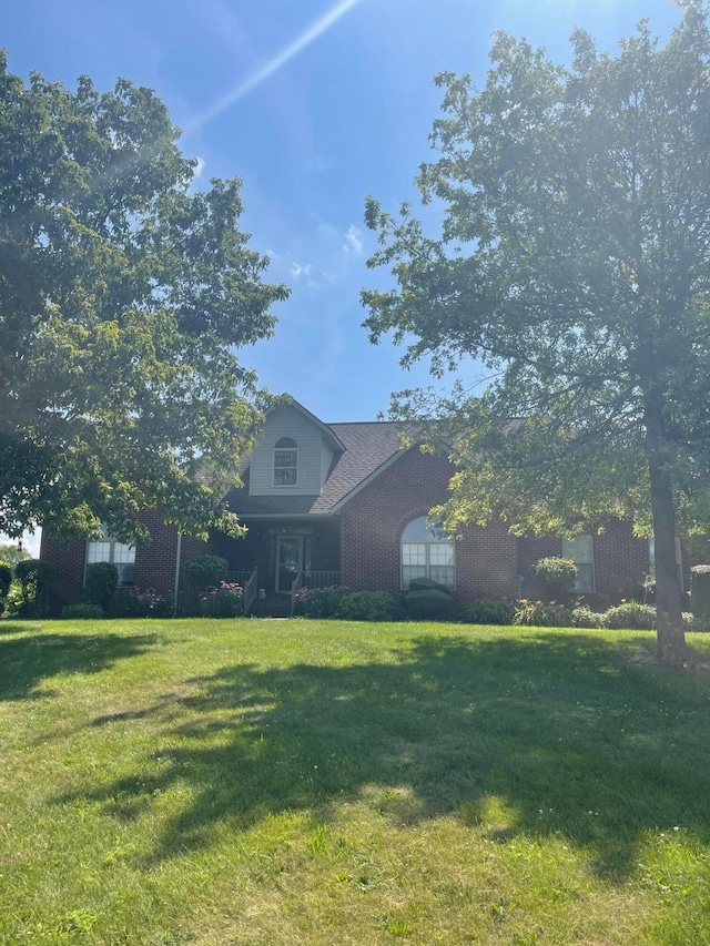 7616 Richardson Rd, Groveport, OH 43125 - view of front facade featuring a front yard