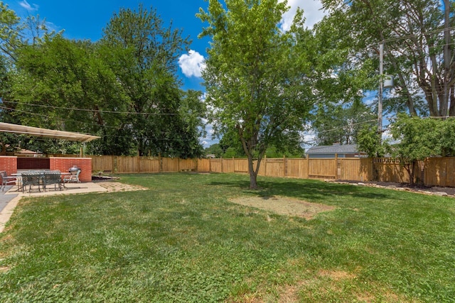 2664 Sonata Dr, Columbus, OH 43209 - fenced backyard with a patio