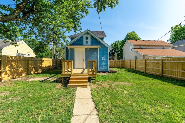 3189 E 6th Ave, Columbus, OH 43219 - view of front of home with a fenced backyard and a deck