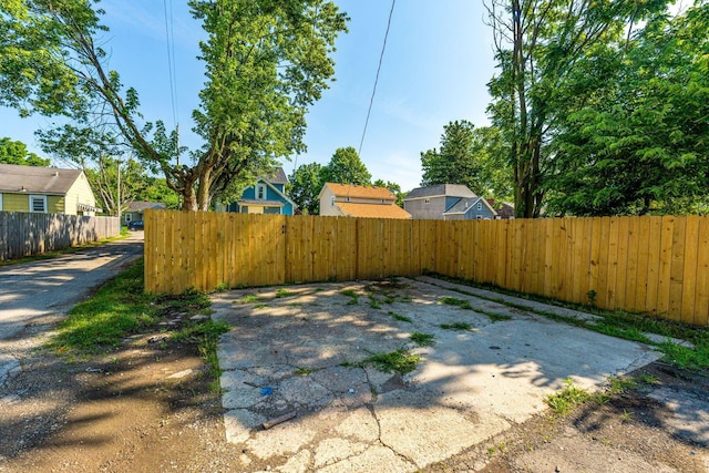 3189 E 6th Ave, Columbus, OH 43219 - view of patio / terrace with a residential view