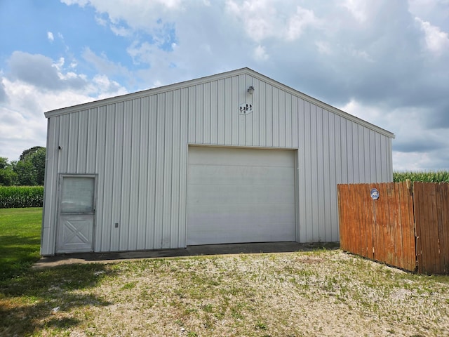 7376 Mink St SW, Pataskala, OH 43062 - detached garage with driveway