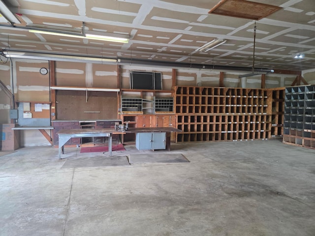 7376 Mink St SW, Pataskala, OH 43062 - garage with a workshop area