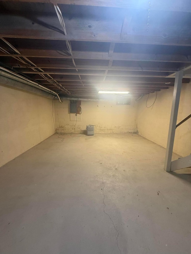 2022 Queensgate Ln, Columbus, OH 43235 - view of unfinished basement