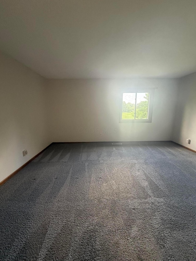 2022 Queensgate Ln, Columbus, OH 43235 - unfurnished room with carpet