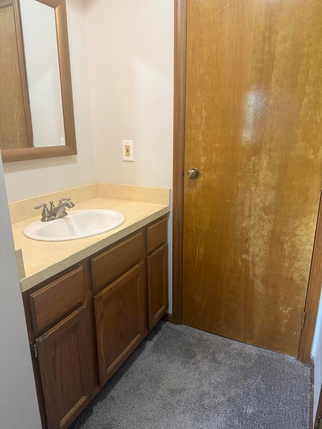 2022 Queensgate Ln, Columbus, OH 43235 - bathroom with vanity