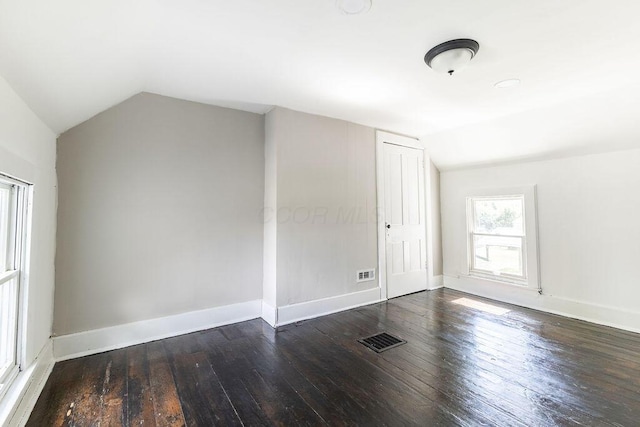 186 S Walnut St, Chillicothe, OH 45601 - additional living space featuring lofted ceiling and hardwood / wood-style floors