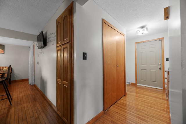 3129 Rainier Ave, Columbus, OH 43231 - photo 9