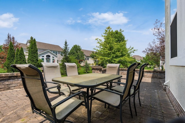 6923 Bishops Crossing Cir, Dublin, OH 43016 - view of patio with outdoor dining area