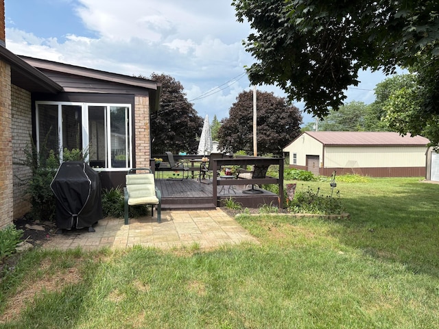 12232 Cleo Rd, Orient, OH 43146 - view of grassy yard featuring a wooden deck