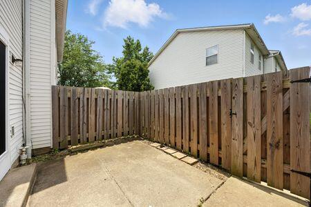 2094 Sprucefield Rd, Columbus, OH 43229 - photo 11