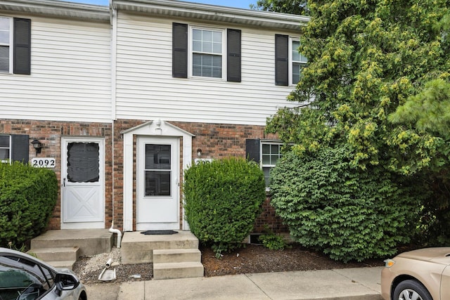 2094 Sprucefield Rd, Columbus, OH 43229 - photo 1