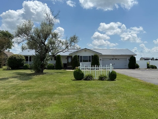521 Kenton Galion Rd E, Marion, OH 43302 - ranch-style home with a garage and driveway