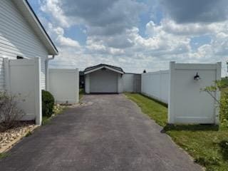 521 Kenton Galion Rd E, Marion, OH 43302 - view of asphalt driveway