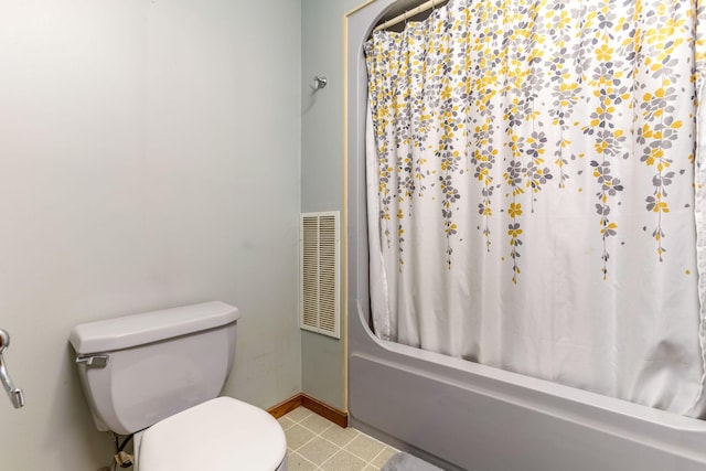 976 Hillside Dr, Newark, OH 43055 - bathroom with toilet and shower / bath combo