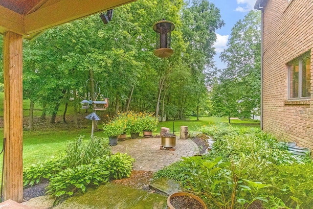 976 Hillside Dr, Newark, OH 43055 - view of green lawn featuring a patio area
