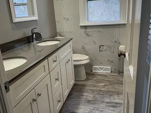 1139 Chelmsford St NW, North Canton, OH 44720 - photo 15