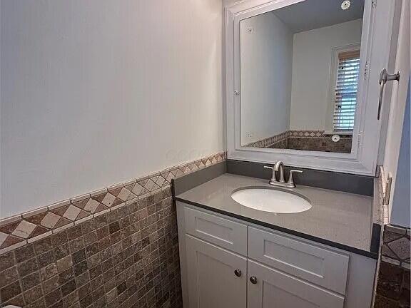 1139 Chelmsford St NW, North Canton, OH 44720 - photo 17