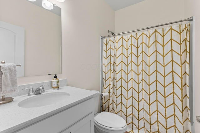 507 Curry Dr, Pataskala, OH 43062 - bathroom featuring vanity and curtained shower
