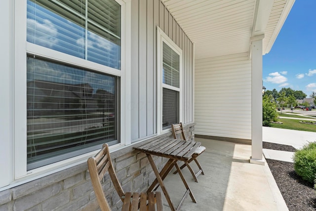 507 Curry Dr, Pataskala, OH 43062 - view of porch
