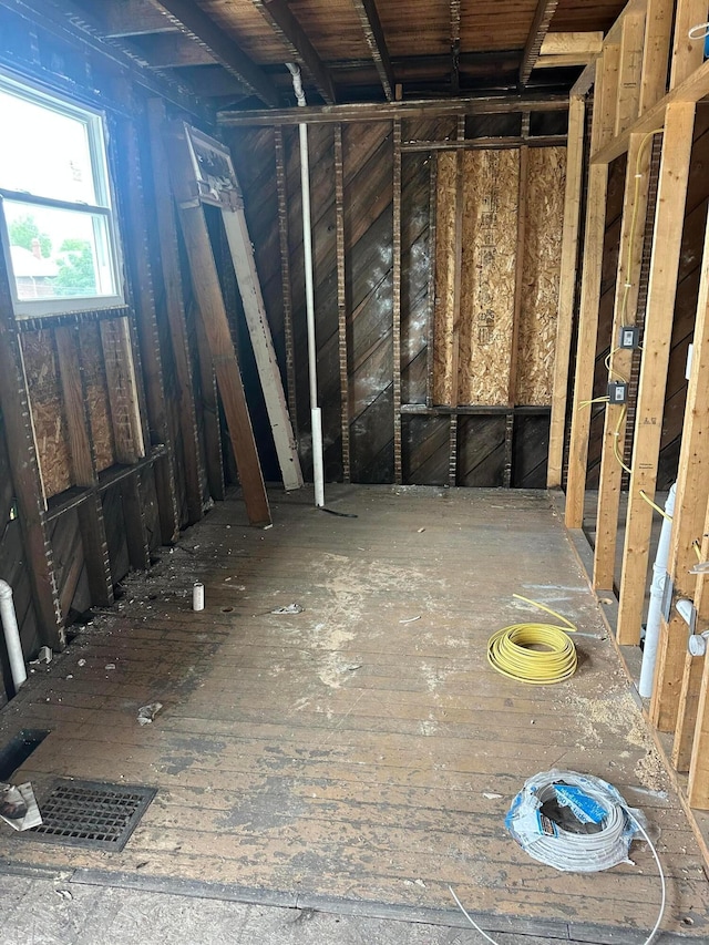 701 S 22nd St, Columbus, OH 43205 - view of attic