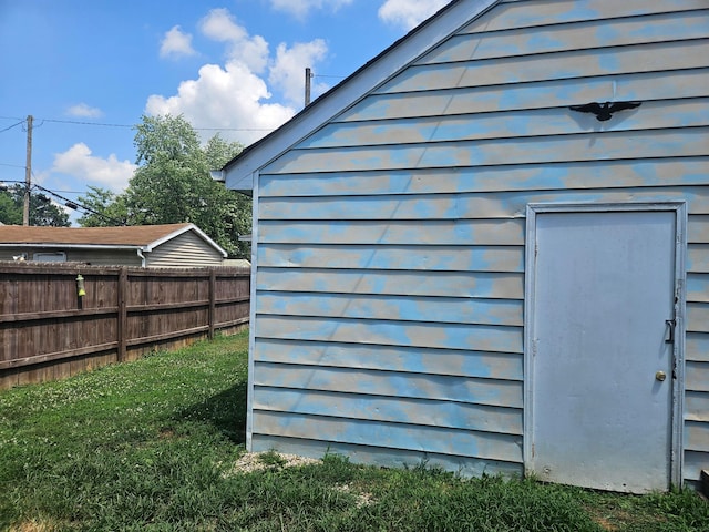 112 N George St, Lancaster, OH 43130 - view of outbuilding