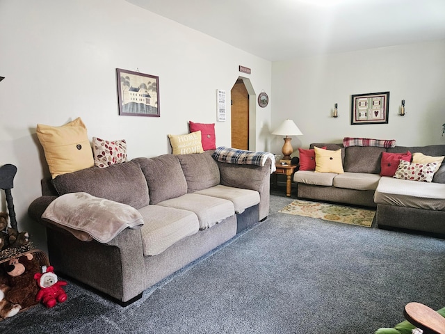 112 N George St, Lancaster, OH 43130 - carpeted living area with arched walkways