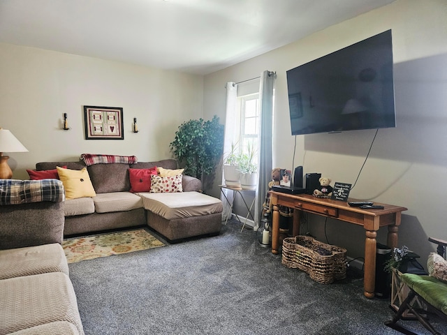 112 N George St, Lancaster, OH 43130 - living room with carpet flooring