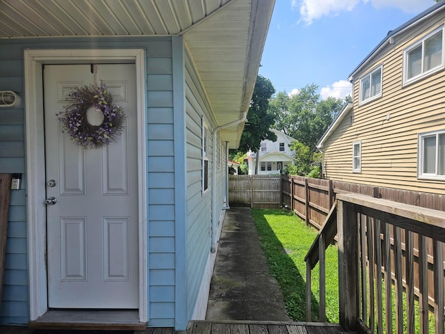 112 N George St, Lancaster, OH 43130 - entrance to property