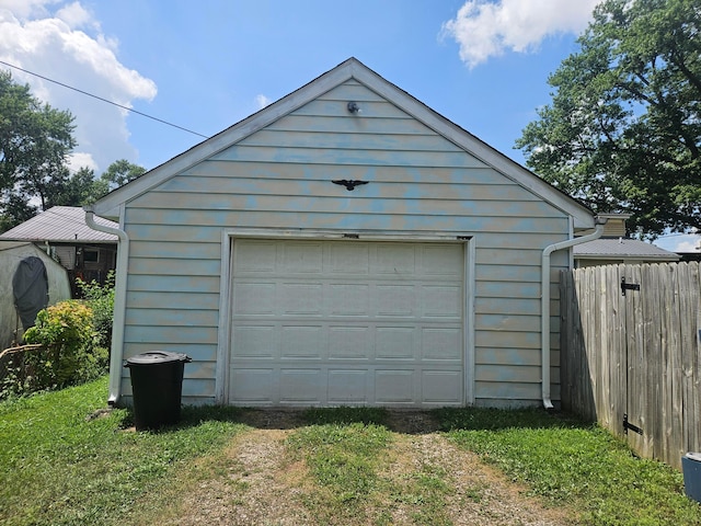 112 N George St, Lancaster, OH 43130 - view of detached garage