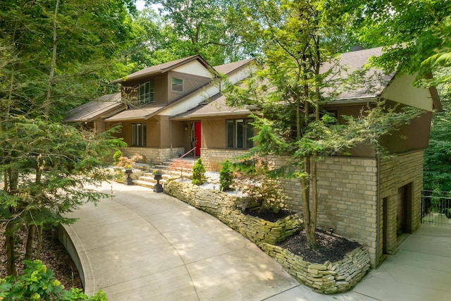 630 Woods Hollow Ln, Powell, OH 43065 - photo 1