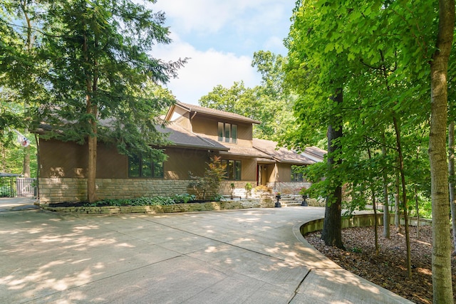 630 Woods Hollow Ln, Powell, OH 43065 - photo 2