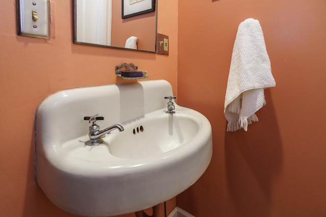 1010 Vernon Rd, Columbus, OH 43209 - bathroom featuring a sink