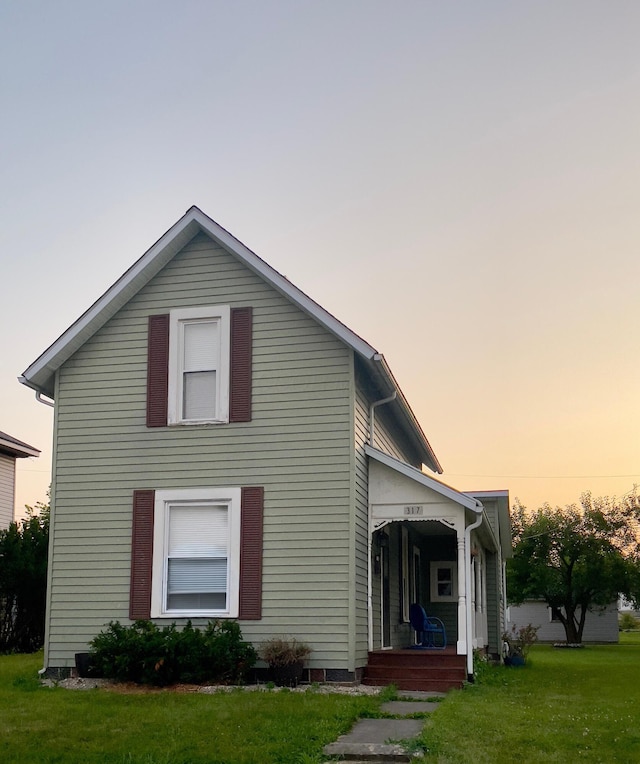 317 S Walnut St, Marysville, OH 43040 - view of front of home with a front yard