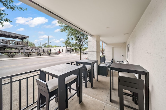 1475 W 3rd Ave Unit 401, Columbus, OH 43212 - view of patio / terrace