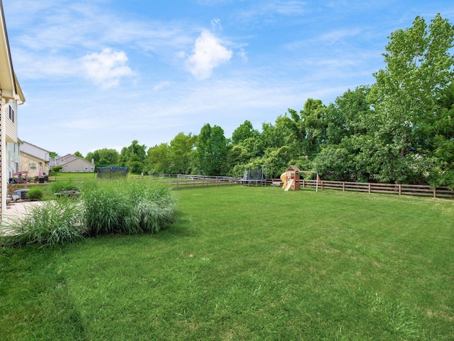 3012 Coltsbridge Dr, Lewis Center, OH 43035 - view of yard with a trampoline