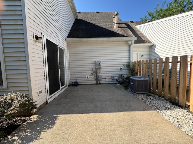 6282 Mcnaughten Place Ln Unit 39, Columbus, OH 43213 - view of patio / terrace