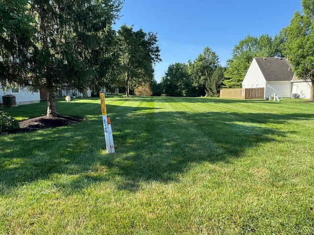 6282 Mcnaughten Place Ln Unit 39, Columbus, OH 43213 - view of yard