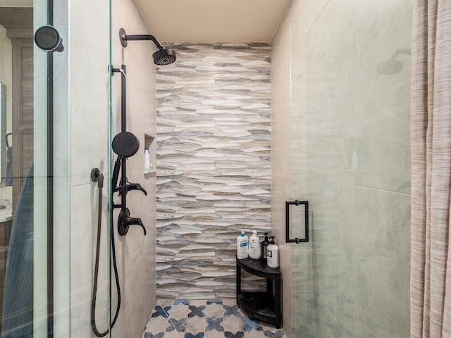 5767 Loch Maree Ct, Dublin, OH 43017 - bathroom with a shower stall