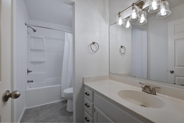 7617 Whitneyway Dr Unit 120, Columbus, OH 43085 - bathroom featuring vanity and shower / tub combo with curtain
